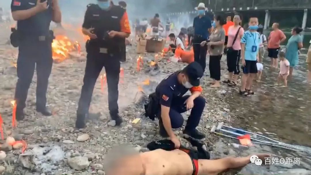 七月半正烧香，河里漂来一个人！他还活着