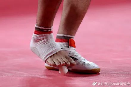 他是残奥会唯一用嘴打乒乓球的运动员！马龙：他打得非常好，难以置信