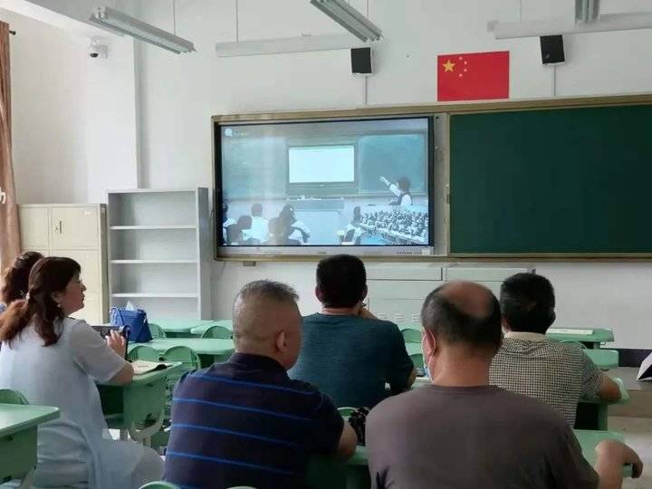 牟平育英藝術(shù)中學(xué)各學(xué)科教研組開展教研活動(dòng)(圖1) 牟平育英藝術(shù)中學(xué)各學(xué)科教研組開展教研活動(dòng)(圖1)