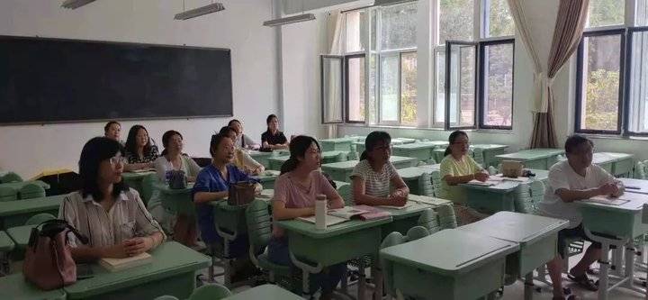 牟平育英藝術(shù)中學(xué)各學(xué)科教研組開展教研活動(dòng)(圖3) 牟平育英藝術(shù)中學(xué)各學(xué)科教研組開展教研活動(dòng)(圖3)