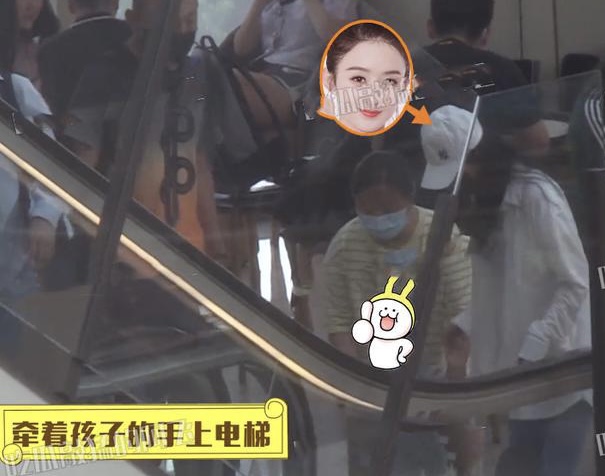赵丽颖带儿子逛商场，2岁想想正面首曝光身高瞩目，母子互动超温馨