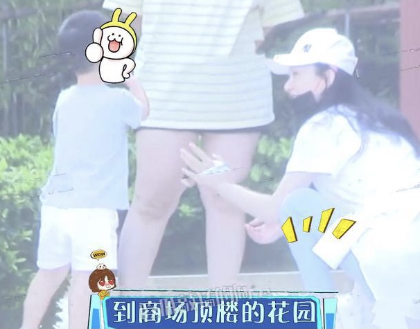 赵丽颖带儿子逛商场，2岁想想正面首曝光身高瞩目，母子互动超温馨