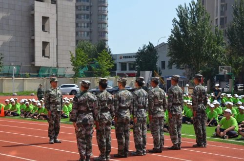 沈阳市育源中学新生军训!磨砺青春 强国有我(图8)