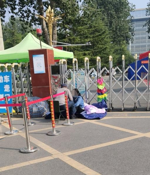 兰州交大一名研究生在校园内遇害 学生：想为家长提供帮助，被威胁取消毕业证