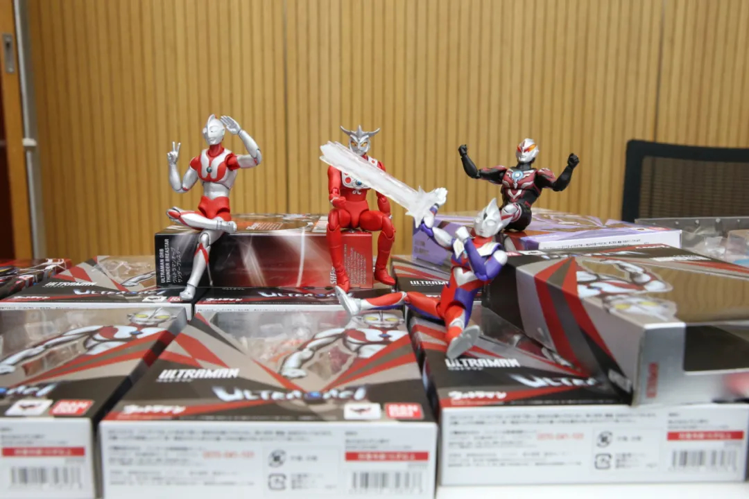 正义的制裁上海警方查获400万元假冒奥特曼抓获犯罪嫌疑人3名