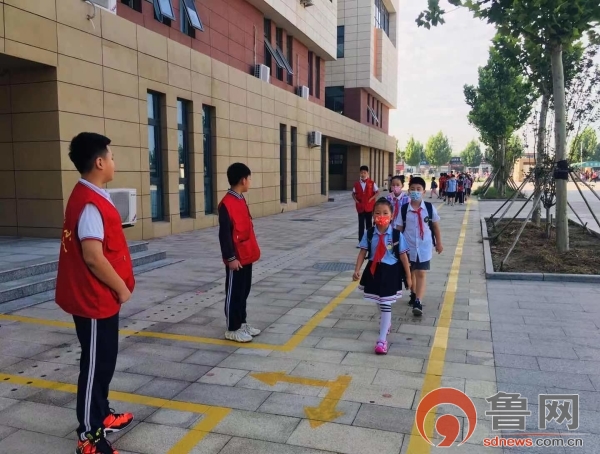 東營(yíng)市勝利第一小學(xué)學(xué)生開展校園志愿活動(dòng)(圖4) 東營(yíng)市勝利第一小學(xué)學(xué)生開展校園志愿活動(dòng)(圖4)