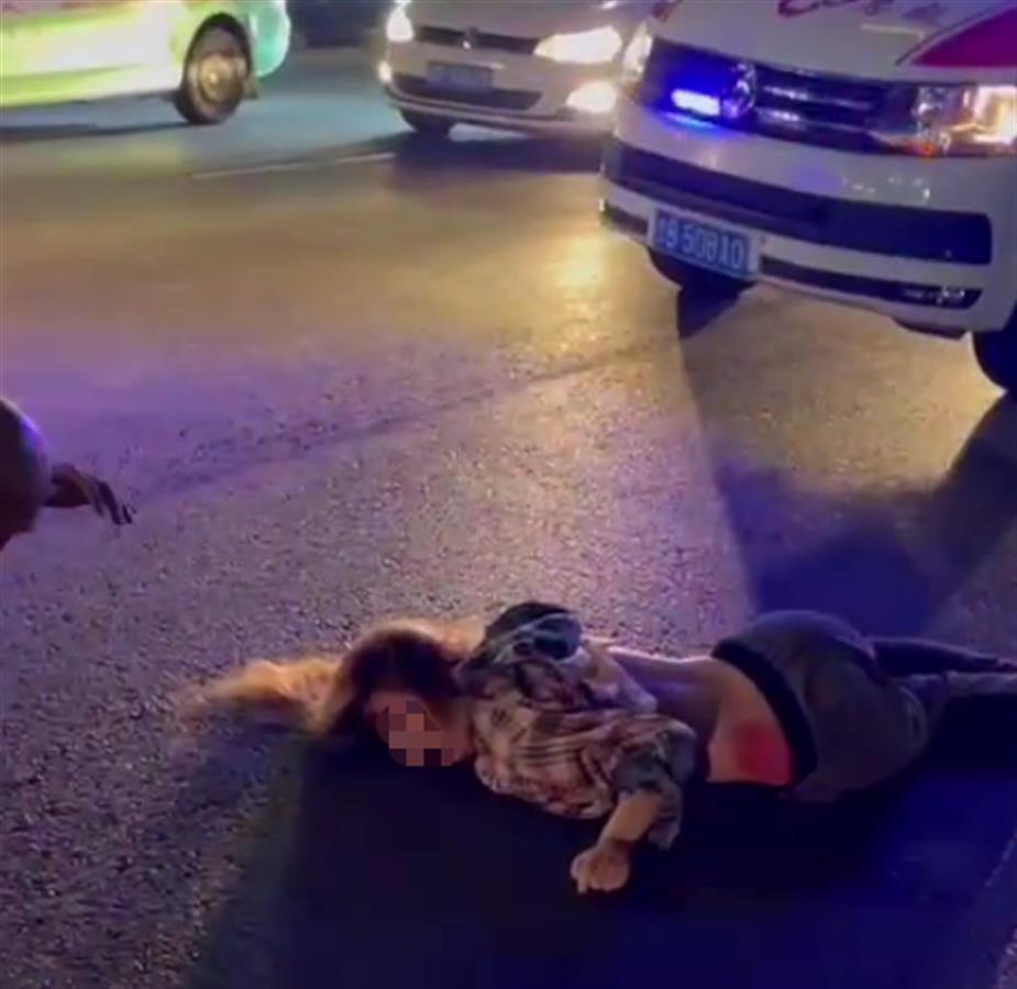 吉林母女饭后散步遭遇车祸，一死一伤