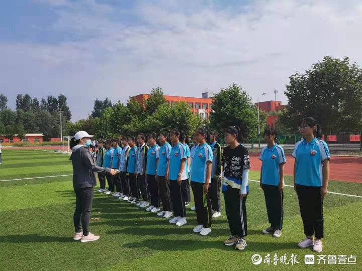 惠民縣姜樓鎮(zhèn)中學(xué)開啟別樣開學(xué)第一課(圖2) 惠民縣姜樓鎮(zhèn)中學(xué)開啟別樣開學(xué)第一課(圖2)