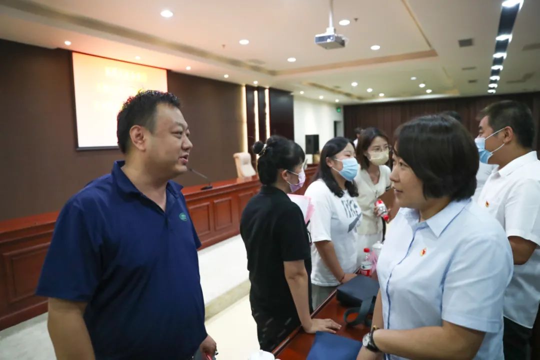 区人社局在济南新材料产业园区举办“温暖人社企业行”政策宣讲活动