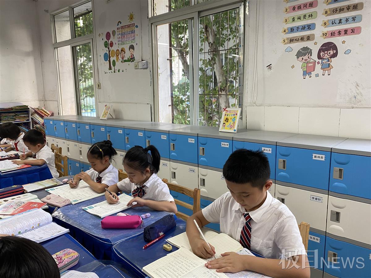 武汉武昌区新河街小学试行把书包留在学校(图2)