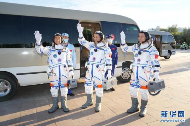 �������Ա�ؼң��й��ռ�վ������ȫ��Ӱ����