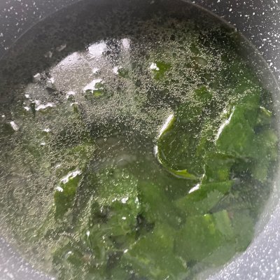 超下饭的裙带菜蛋饼汤，一学就会