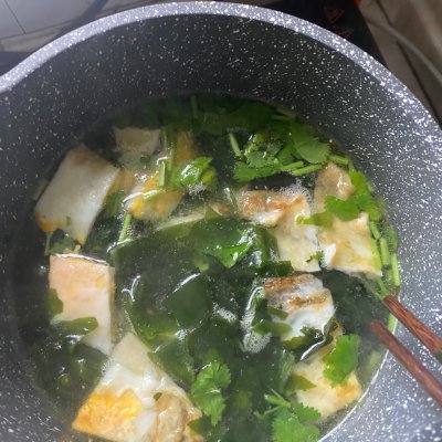 超下饭的裙带菜蛋饼汤，一学就会