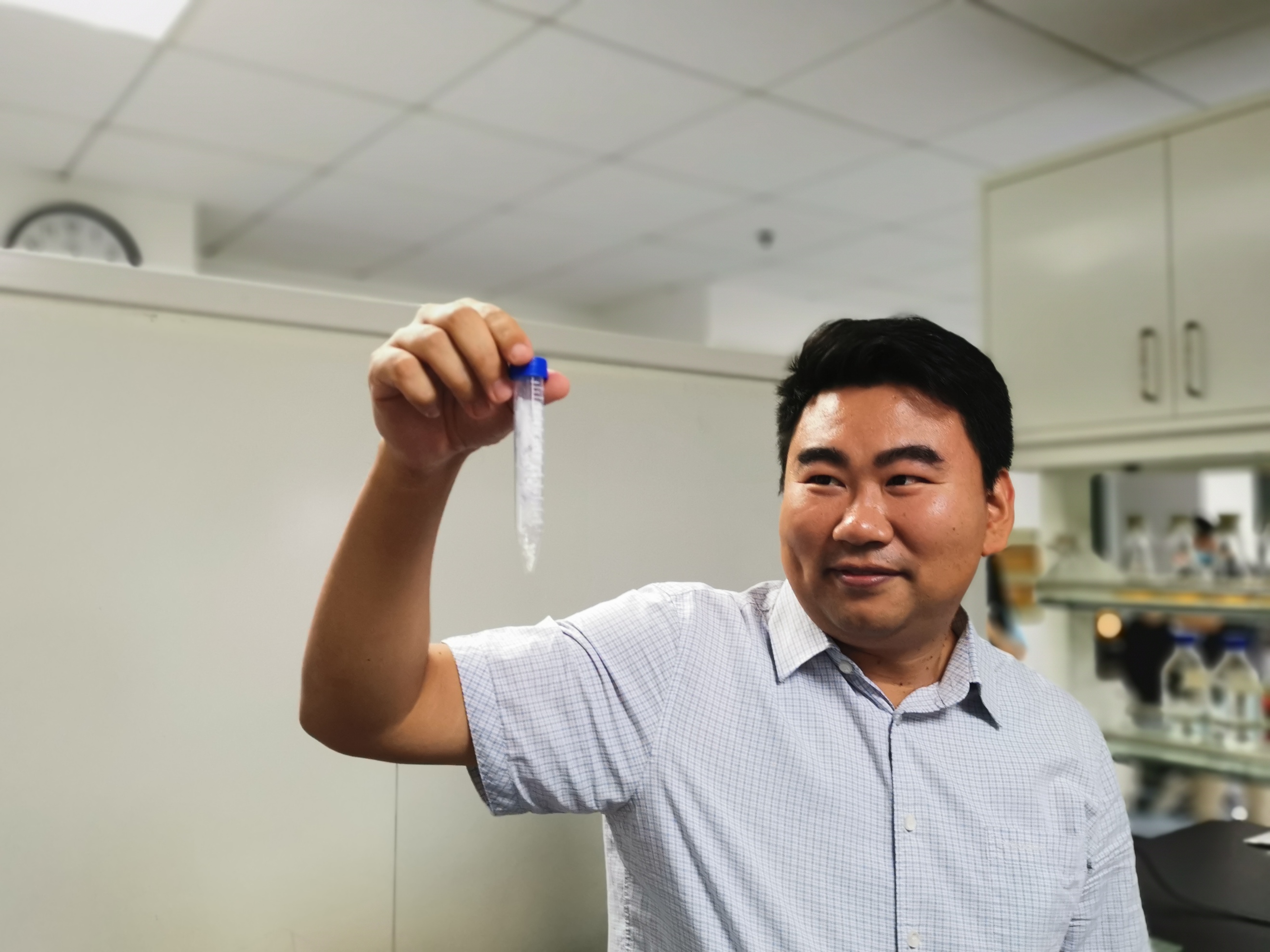 ҹѧʵִӶ̼۵ȫϳɣΪ״