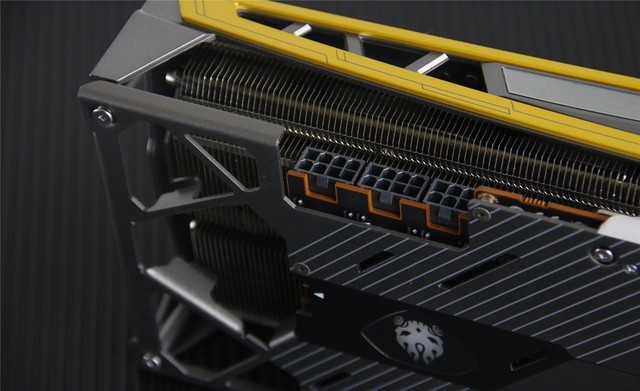 惊叹游戏体验！蓝宝石RX6900 XT 风冷版毒药开箱