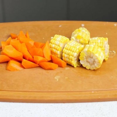 玉米裙带菜排骨汤