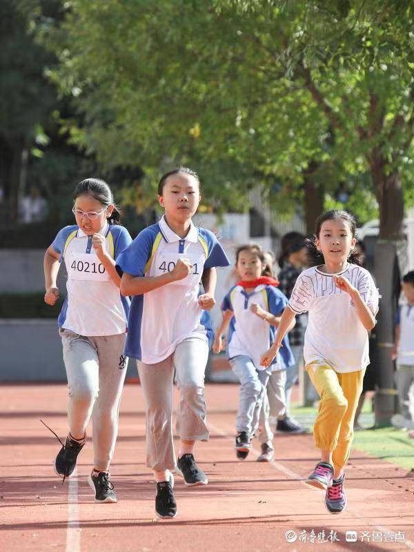 濟南育秀小學的秋季運動會真熱鬧(圖8) 濟南育秀小學的秋季運動會真熱鬧(圖8)