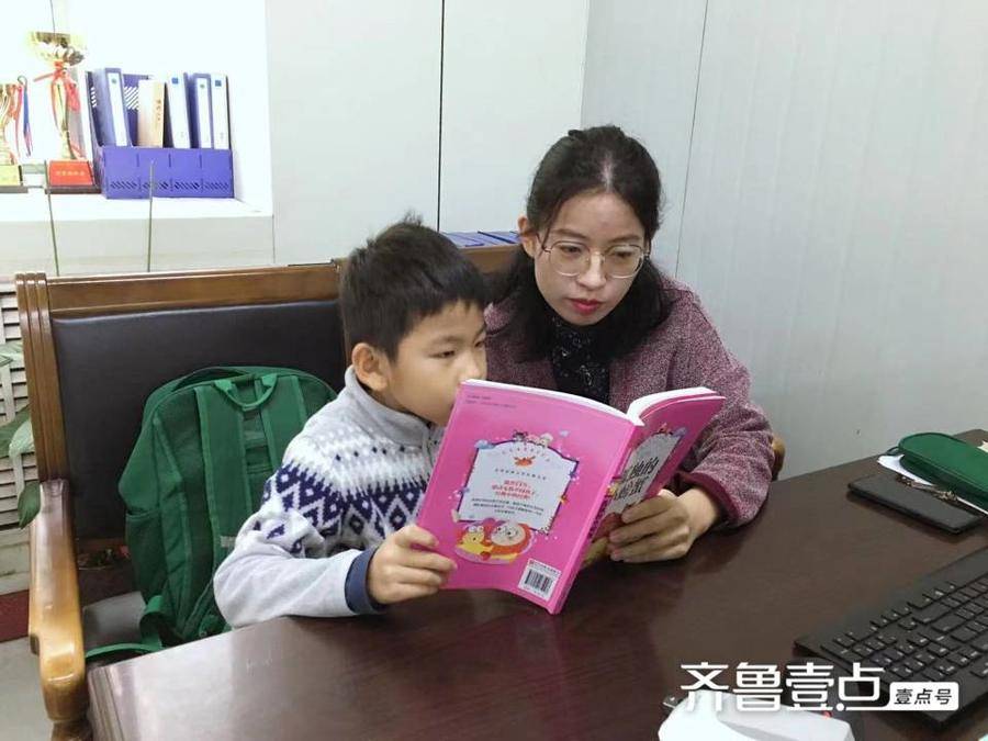 博興縣第一小學(xué)開展親子共讀活動(dòng)(圖1) 博興縣第一小學(xué)開展親子共讀活動(dòng)(圖1)