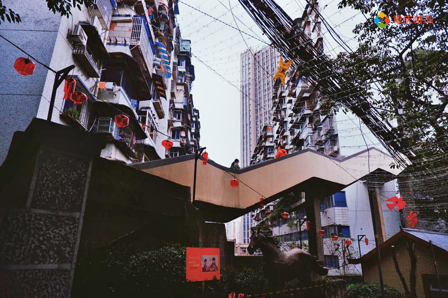 重庆的老街和广州的城中村：都被定义为“落后”，却成了城市特色