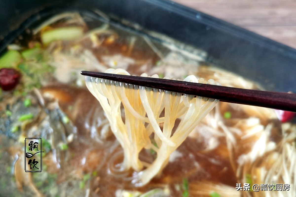 寒冷的冬天，在家做魚鍋很簡單，湯鮮味美，營養又溫暖，太喜歡了