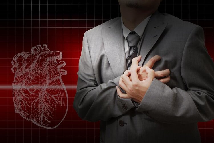 心梗发作，痛不在心！身体出现7个不适，或暗示心肌梗塞“来临”