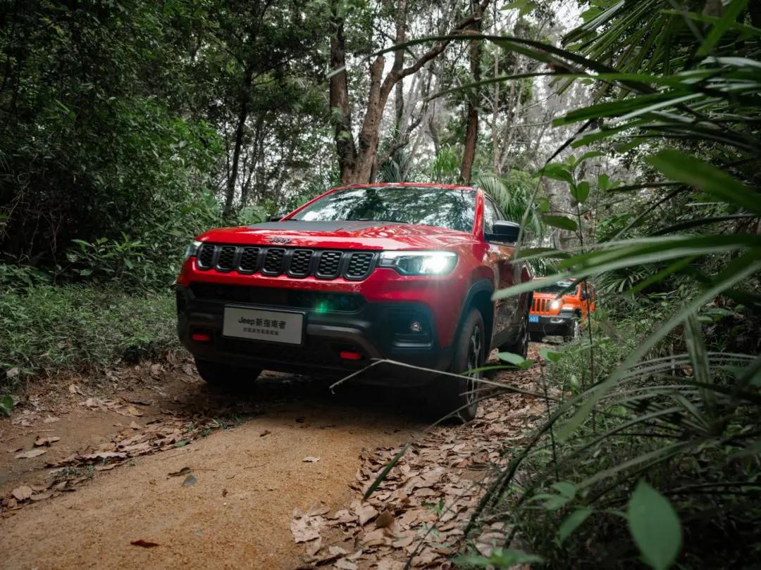 十多万就能买到四驱版？越野世家Jeep的新车你不来了解一下？