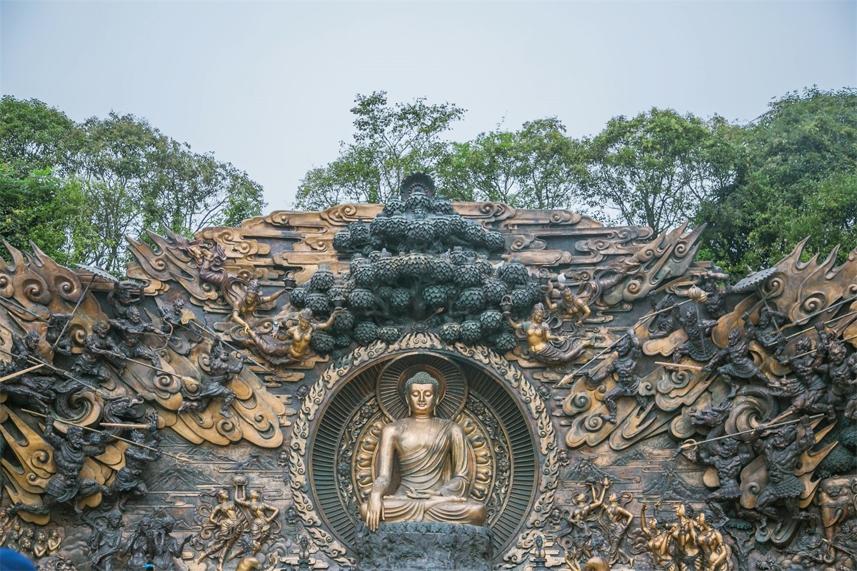 这个被誉为“山水氧吧”的地方，却藏着一座堪称东方的“卢浮宫”