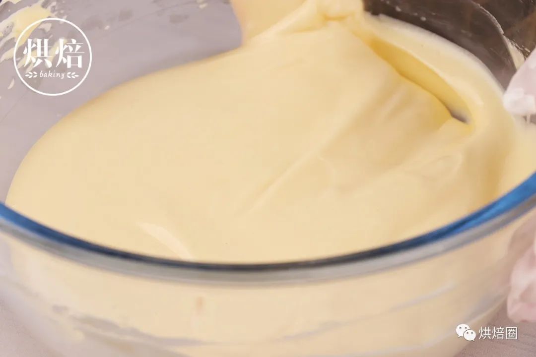 蓬蓬的又不裂 入口即化 舒芙蕾轻芝士蛋糕 冷藏后冰激凌口感超赞