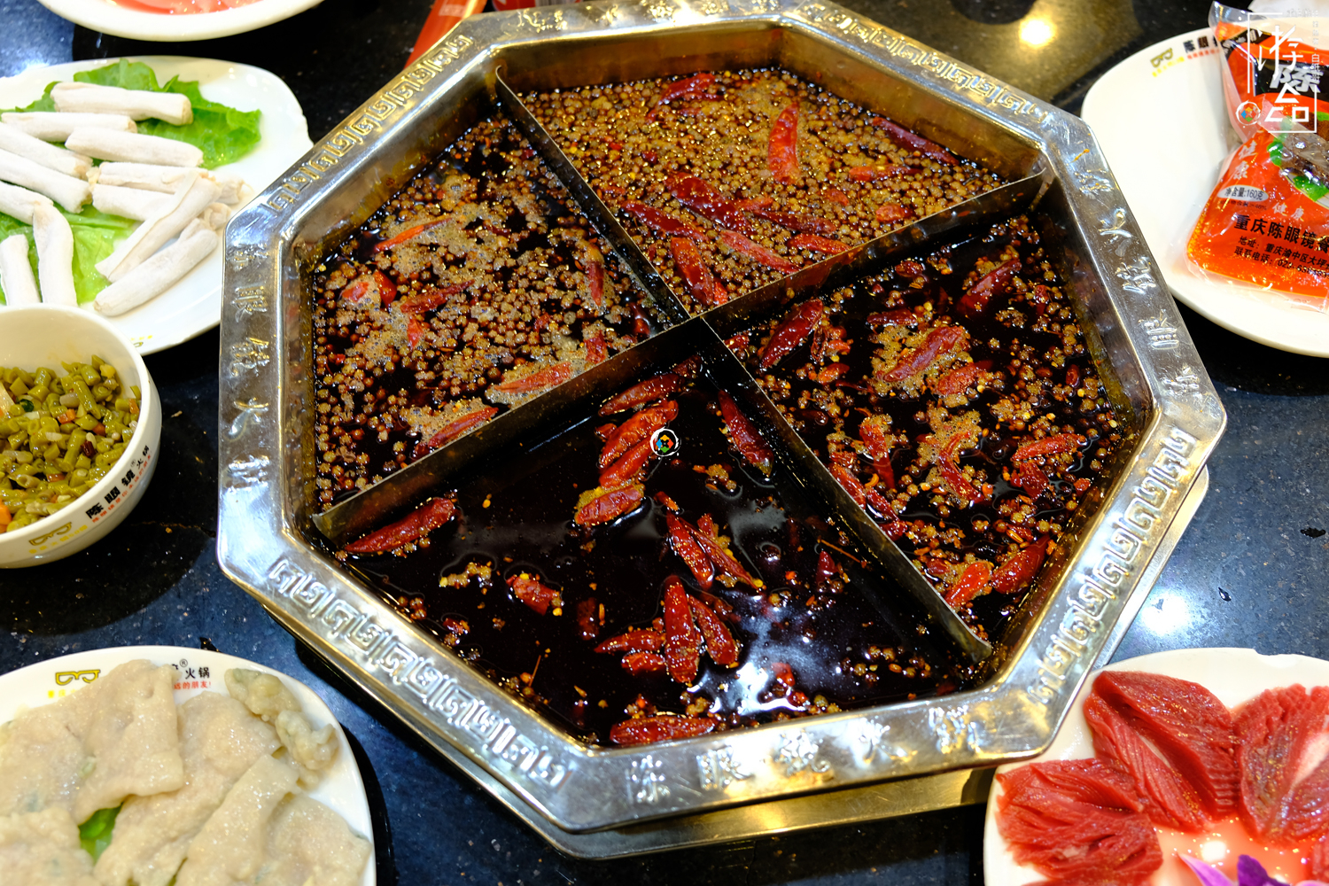 重庆火锅该不该收锅底费？收费食客不满意，不收又被怀疑用老油