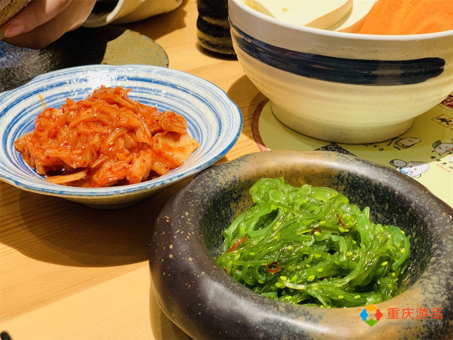 来自台湾的日本料理，拌着生鸡蛋吃的火锅，在重庆能吃得开吗？