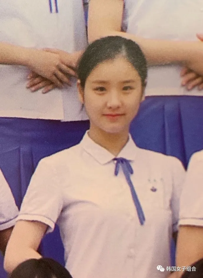 真的是小狗狗本人的这位女团爱豆,和小时候一模一样地长大了