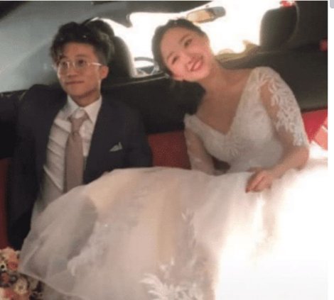 90后新郎因神似张一山而走红，当看到新娘后，这