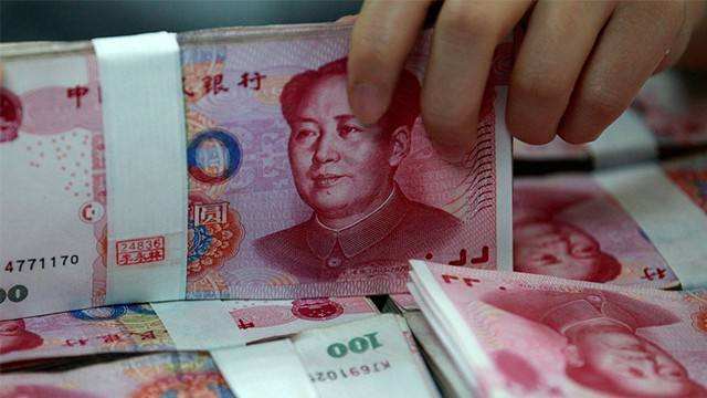 100万存在银行，光吃利息，不用上班行吗？能过