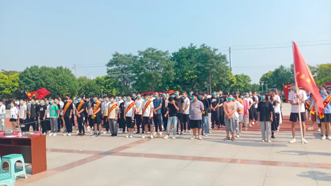 抵制传销守望幸福校园行,老秦建筑工程学校在行动