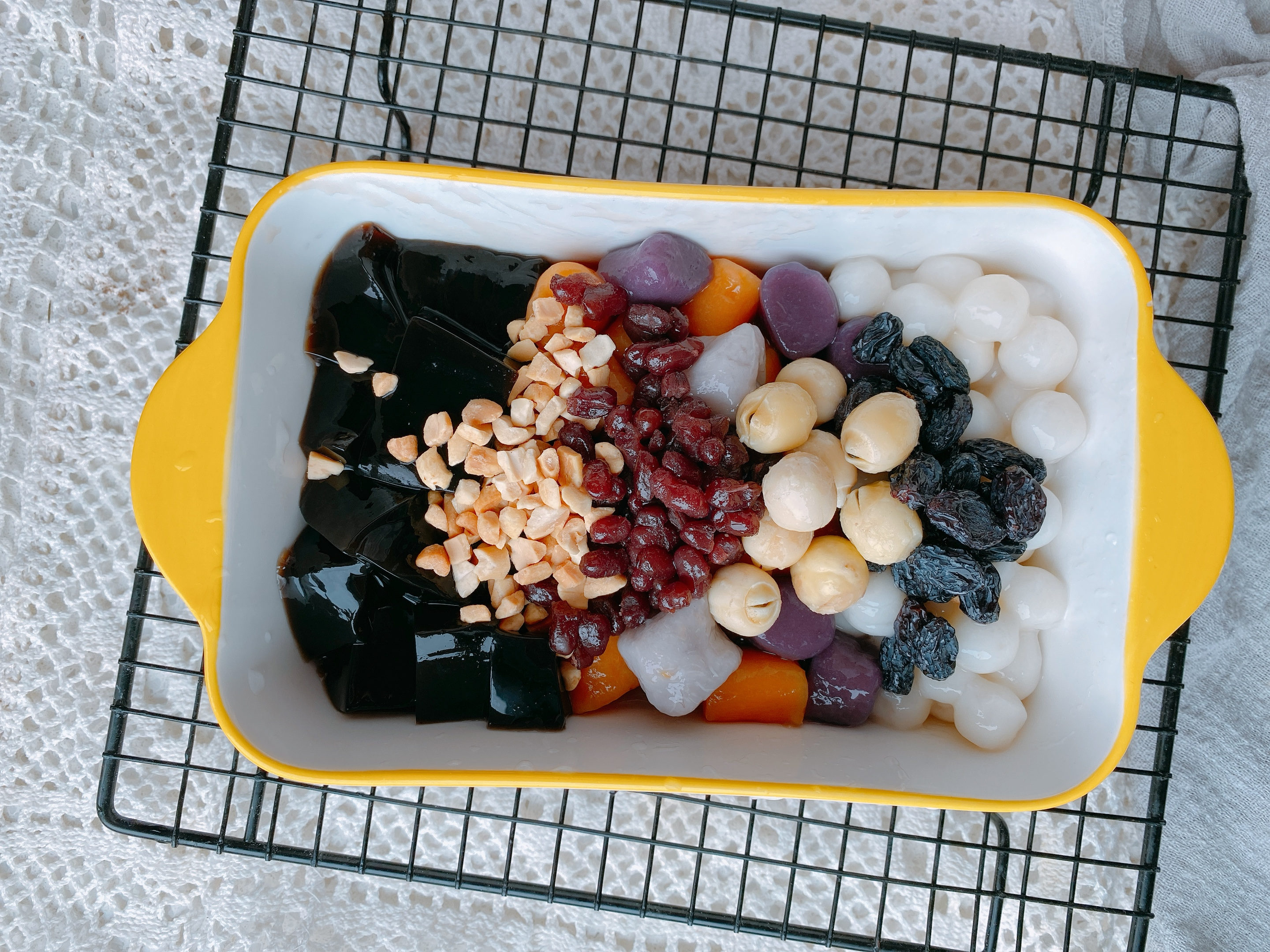 天气热试试冷饮拼盘，用料足清凉降火，比烧仙草还好吃，解暑神器