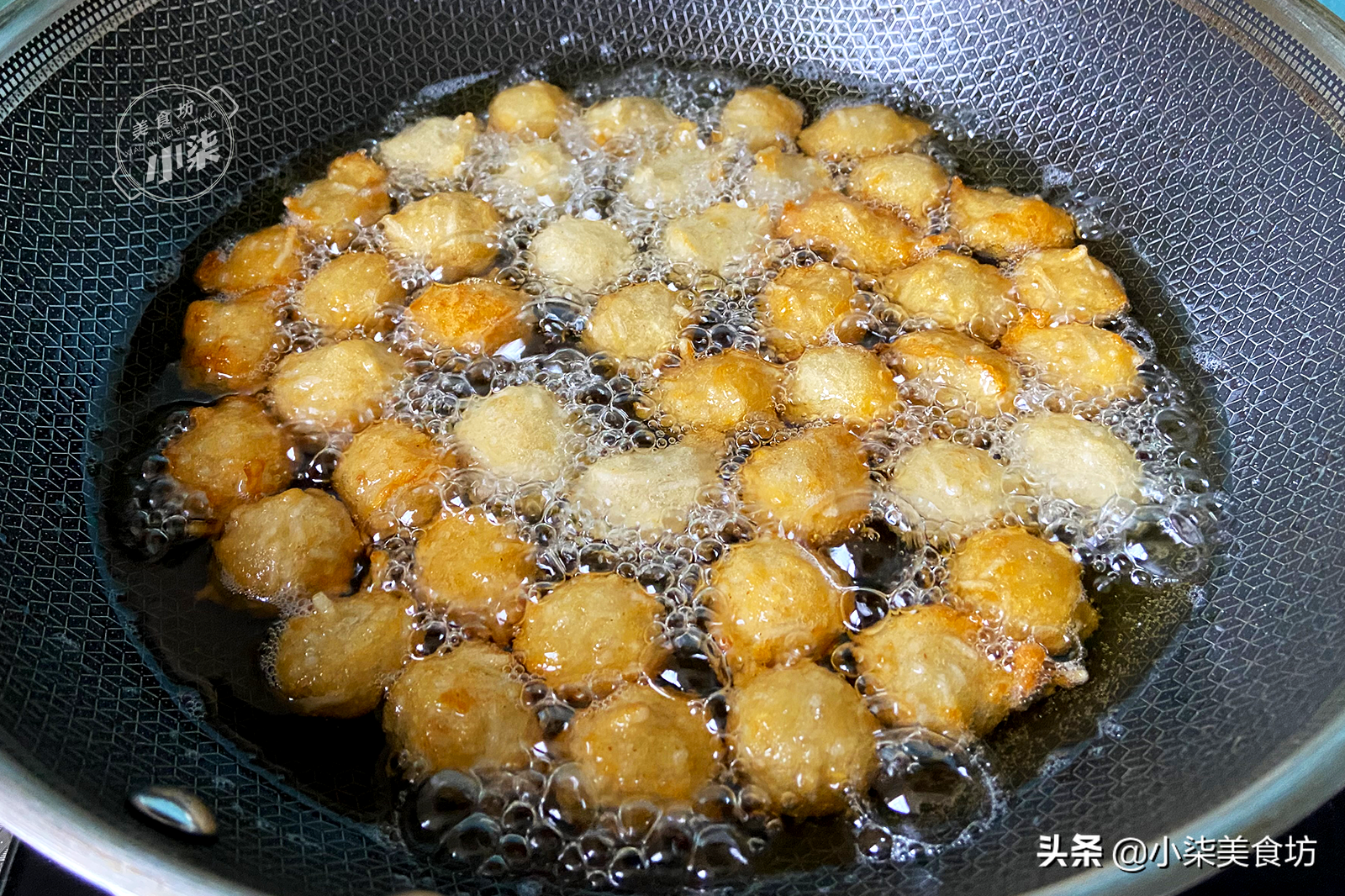 這樣炸的丸子，不吸油不回軟，外酥裡軟又開胃，學會過年有口福了