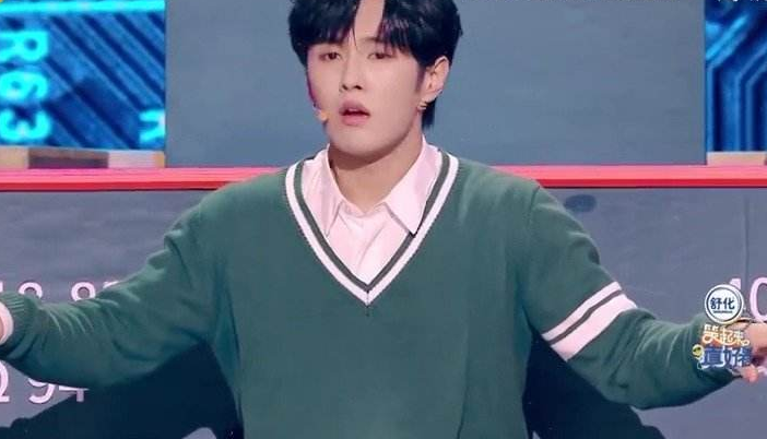 李汶翰带货首秀，文案写“王一博男团成员”，