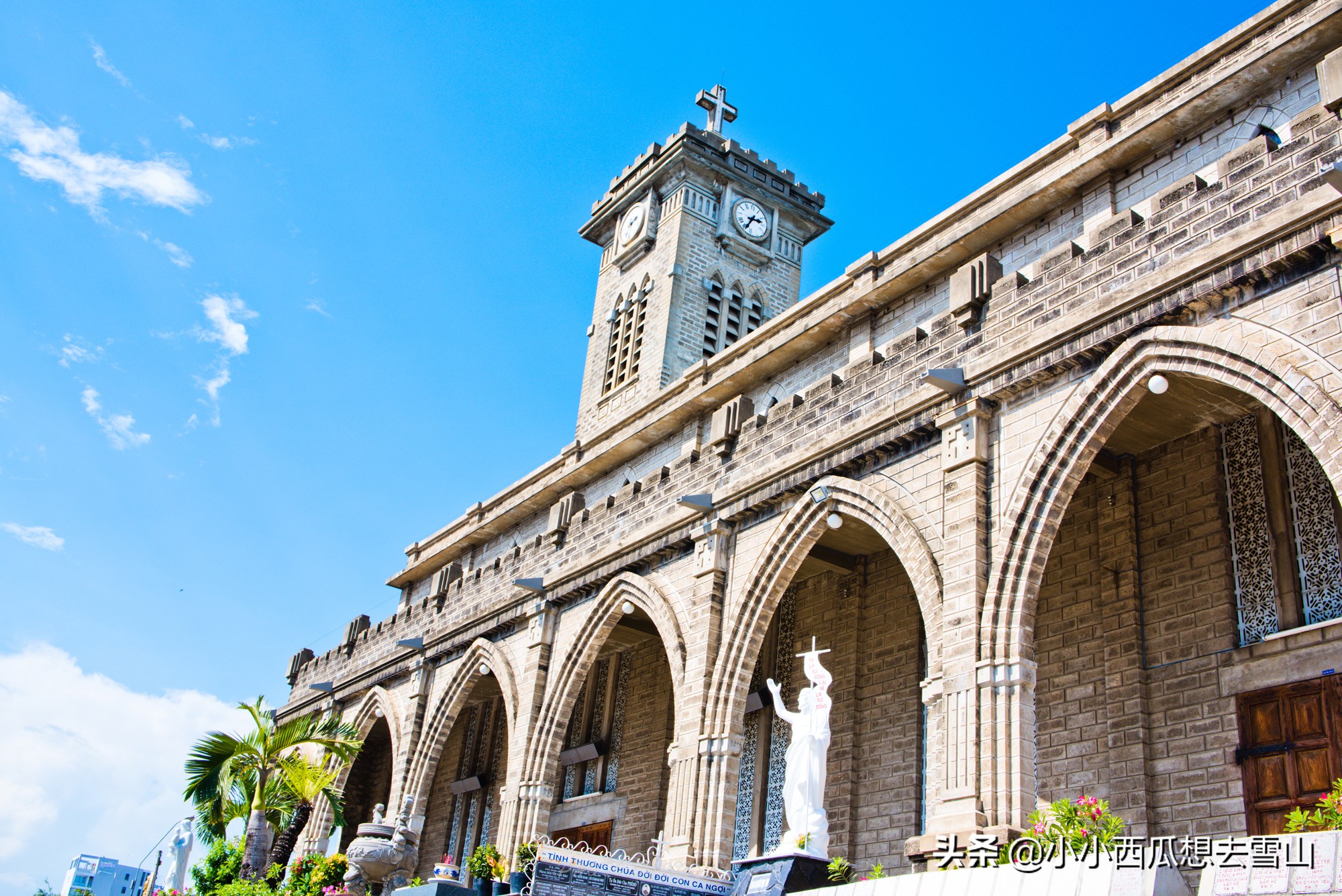 越南芽庄地标性建筑，拥有百年历史、充满法国