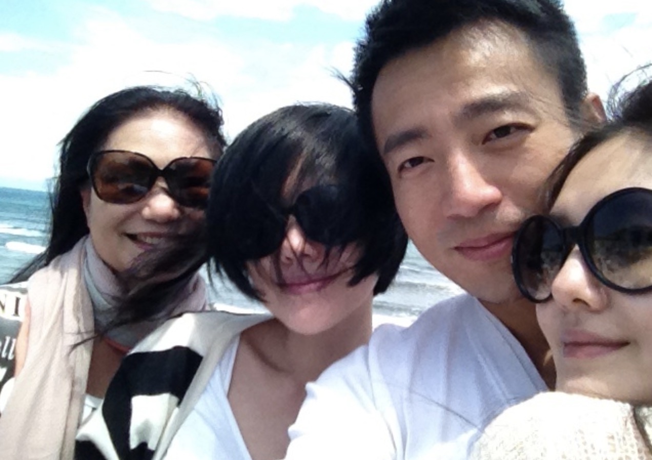 大s婆婆曬孫女演出視頻，小玥兒舞姿稚嫩，手持油紙傘變民國女孩
