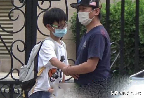 白百何陈羽凡离婚后同框，明星离婚关系大不同