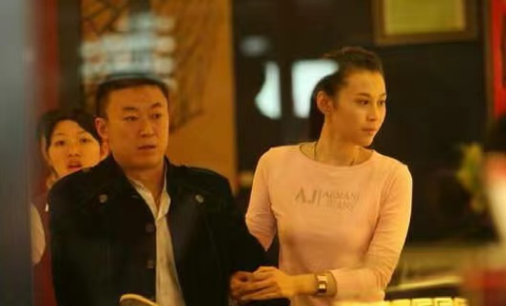 被前妻告上法庭，花千万离婚的马琳，如今二婚后过得怎样了？