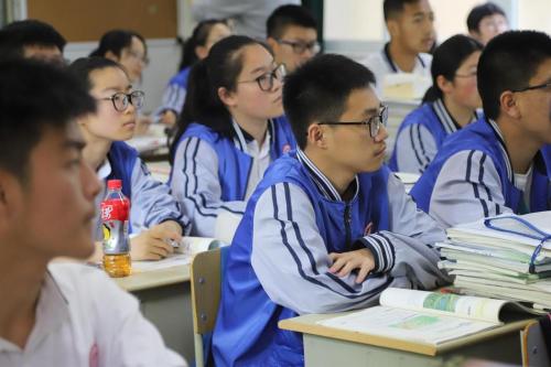 记住的知识老是忘？老师：做好3件事！让大脑主动帮你“划重点”