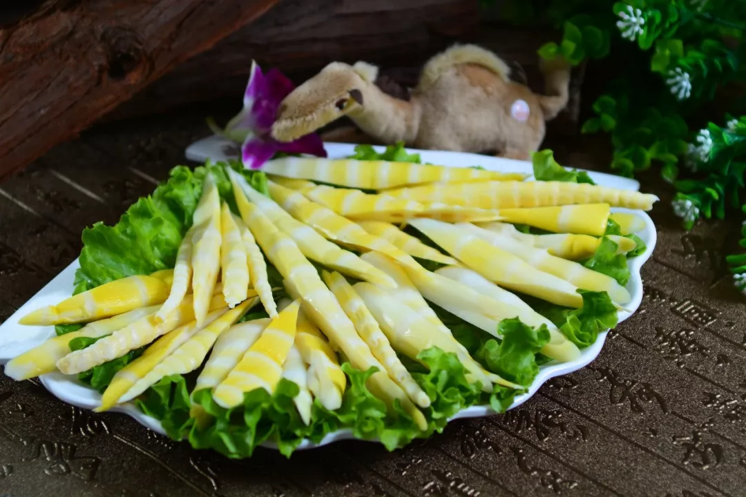 形容美食诱人的句子，形容东西好吃的句子