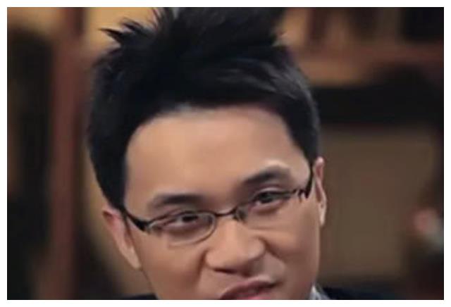 年近60的蔡明真是深藏不露，34岁的儿子，原来是