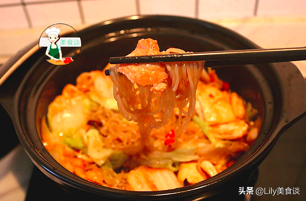 白菜燉豆腐時，先燉豆腐還是先炒白菜？ 都不對，大廚教你正確做法