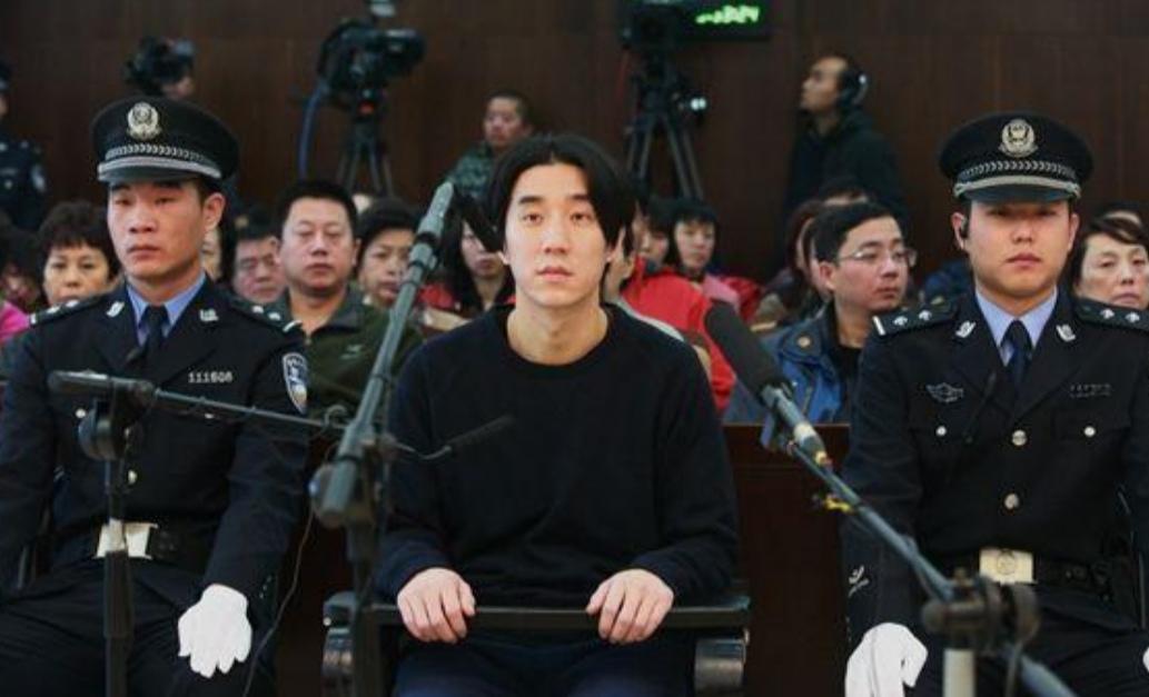 “前途尽毁”的10位艺人，各种花样作死，没有一个人是无辜的