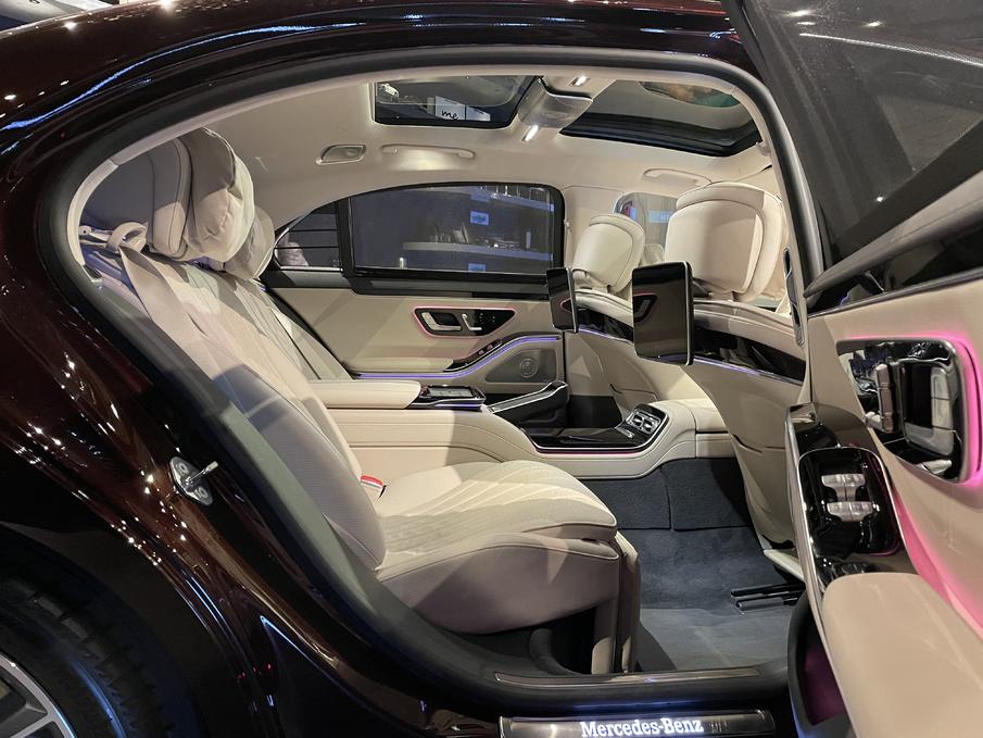 安心睡觉我整晚都在的2021款奔驰s400l