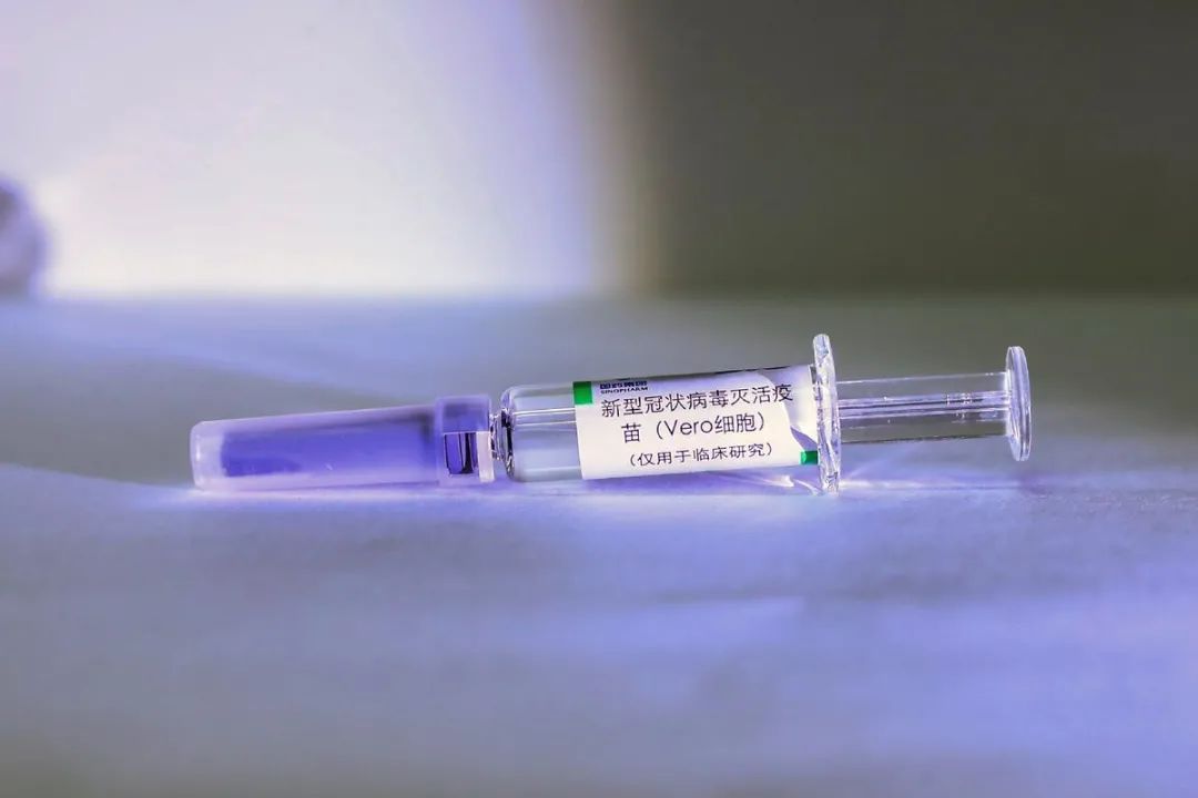 英美疫苗翻车撞上超强变异病毒来袭，最靠谱的新冠疫苗竟然在中国
