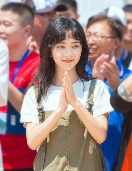 同是少女人设，杨幂美艳、赵丽颖娇俏、毛晓彤甜美，谁更胜一筹？