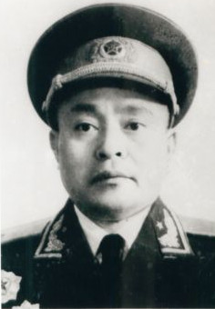 杜聿明被俘后被“陈主任”审讯，他下意识地问：你是陈毅将军吗？